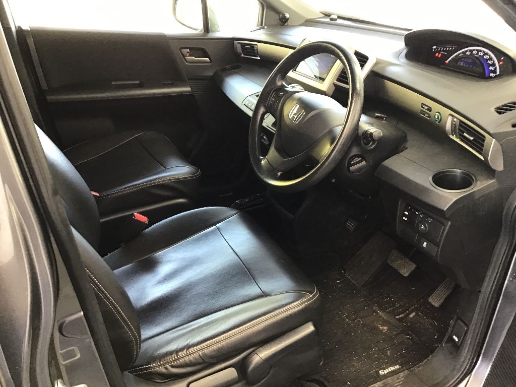 HONDA FREED SPIKE