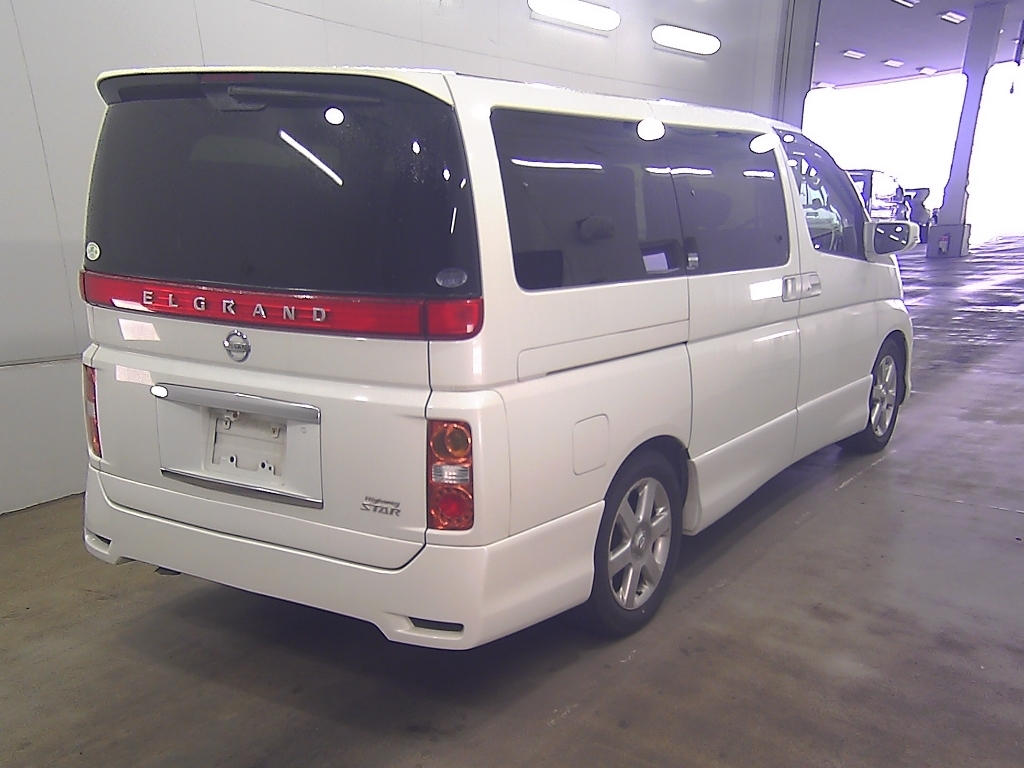 NISSAN ELGRAND