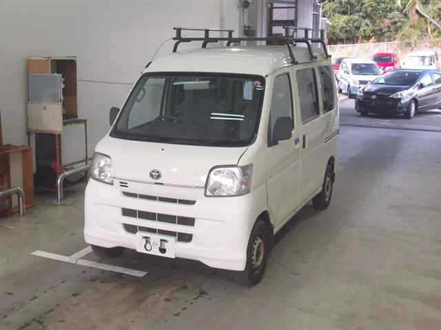 TOYOTA PIXIS VAN
