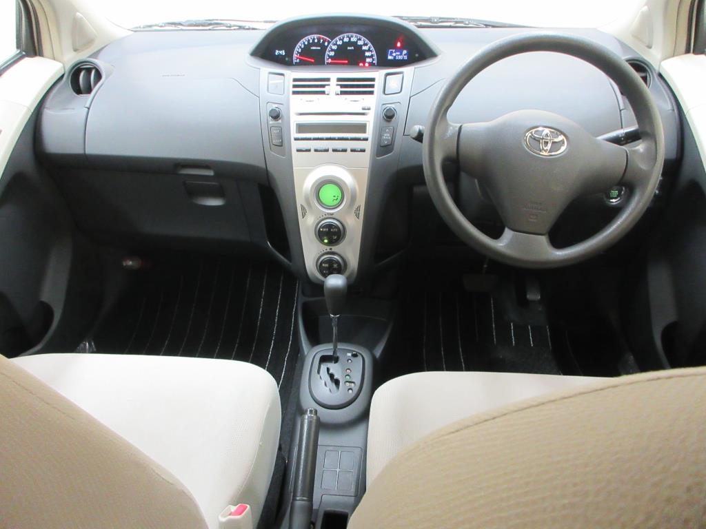 TOYOTA VITZ