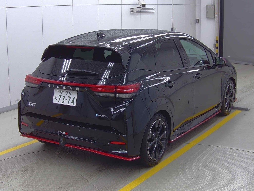NISSAN AURA