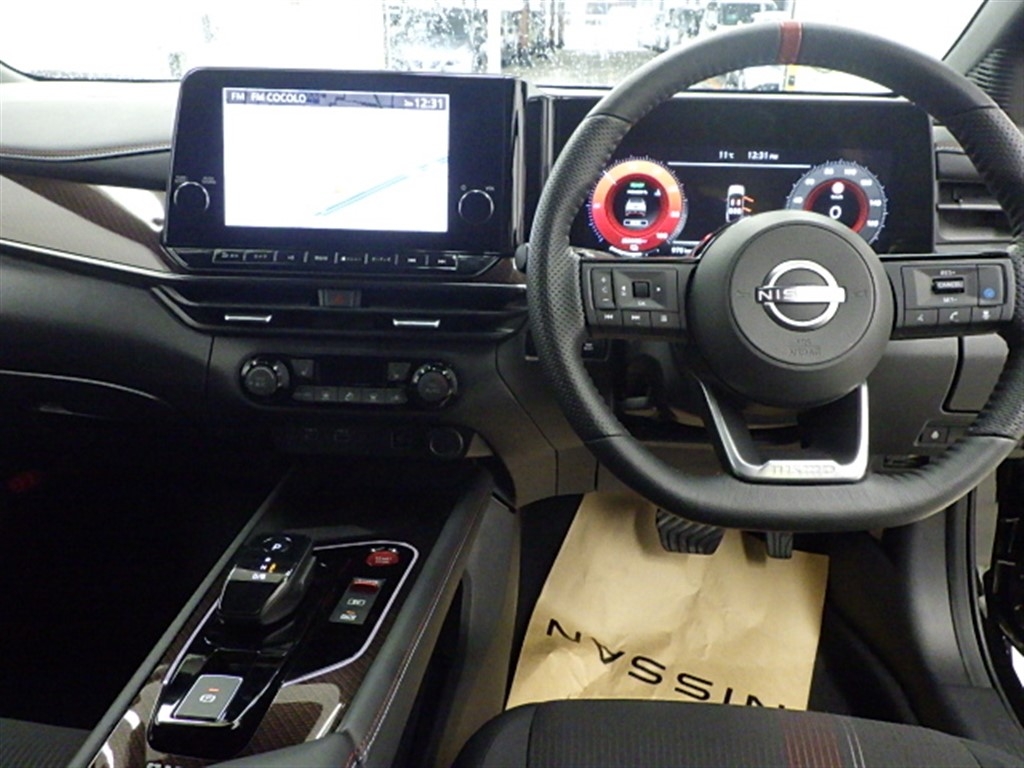 NISSAN AURA