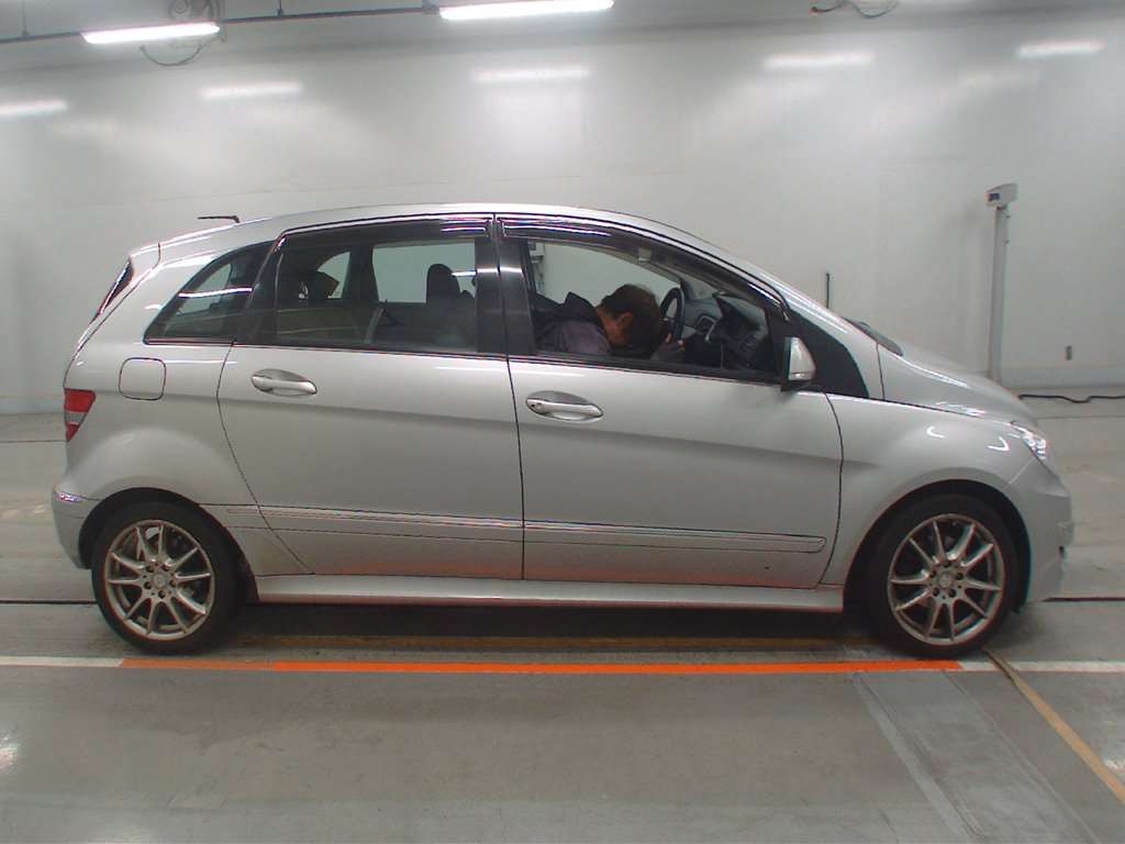 MERCEDES-BENZ B-CLASS