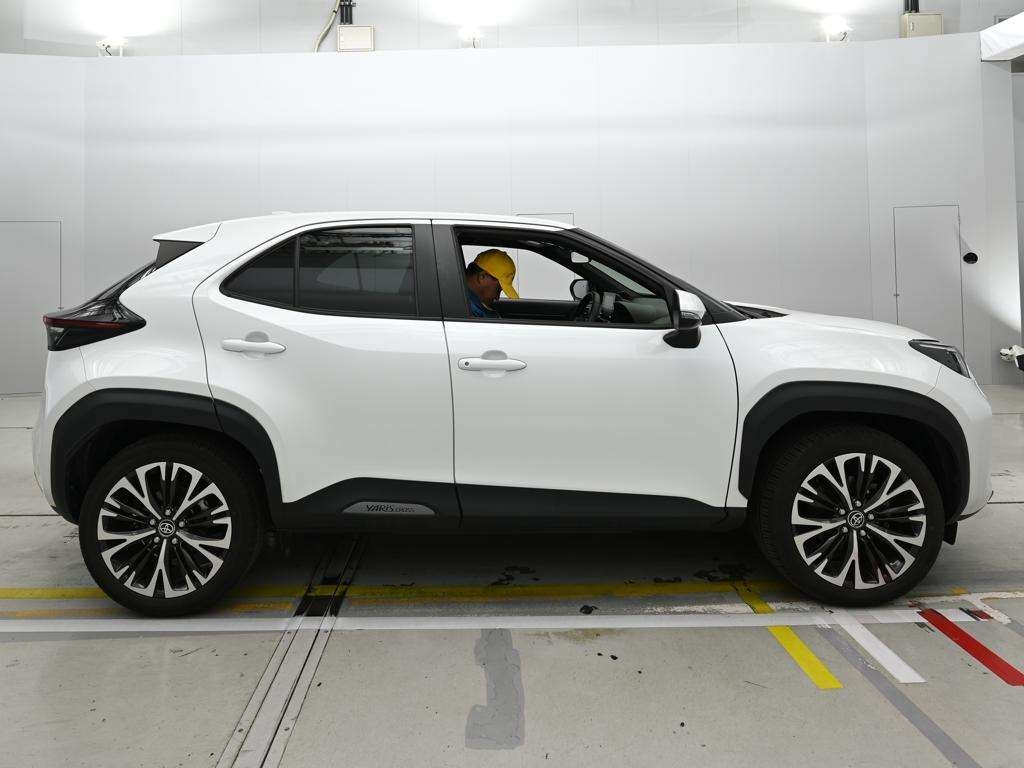 TOYOTA YARIS CROSS