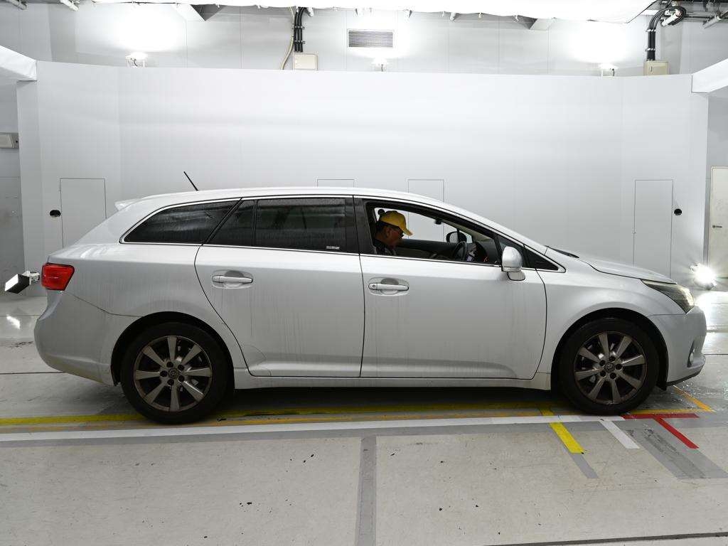 TOYOTA AVENSIS