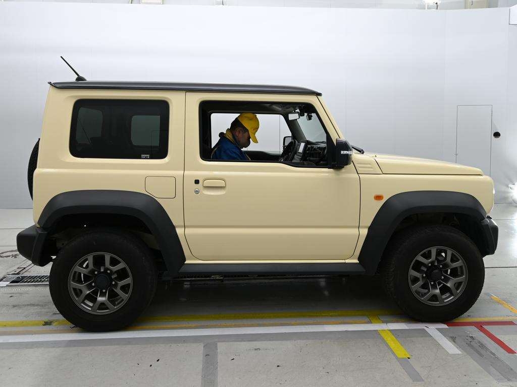 SUZUKI JIMNY SIERRA