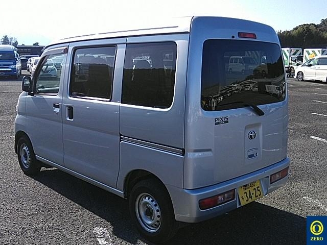 TOYOTA PIXIS VAN
