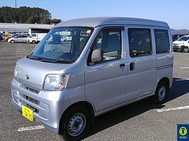 TOYOTA PIXIS VAN