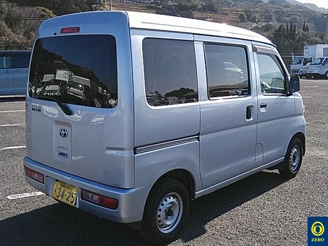TOYOTA PIXIS VAN