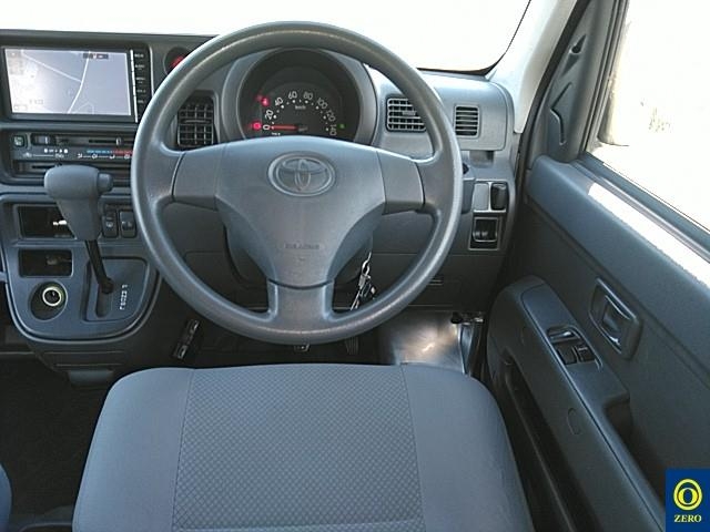 TOYOTA PIXIS VAN