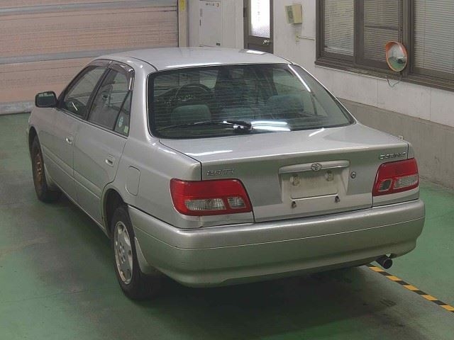 TOYOTA CARINA