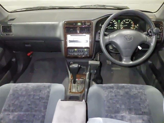 TOYOTA CARINA
