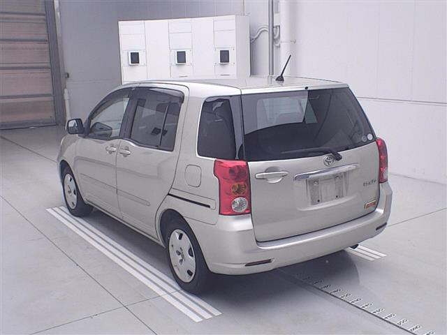 TOYOTA RAUM