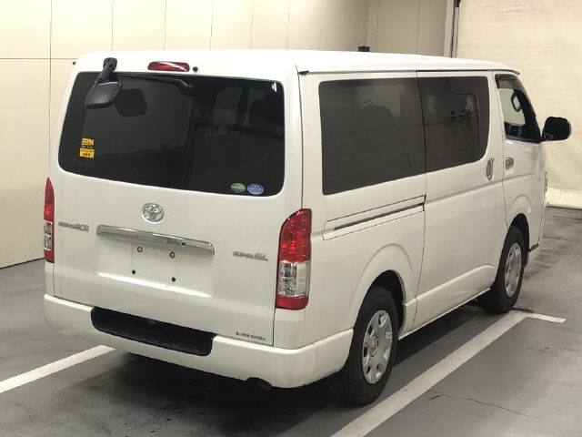 TOYOTA REGIUS ACE
