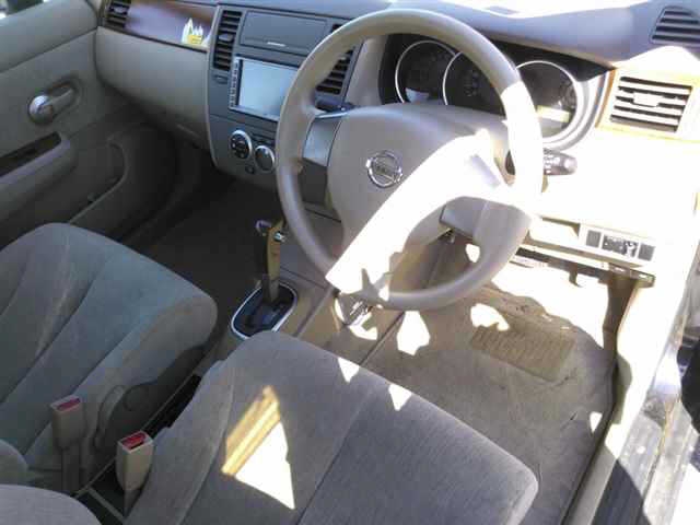 NISSAN TIIDA LATIO