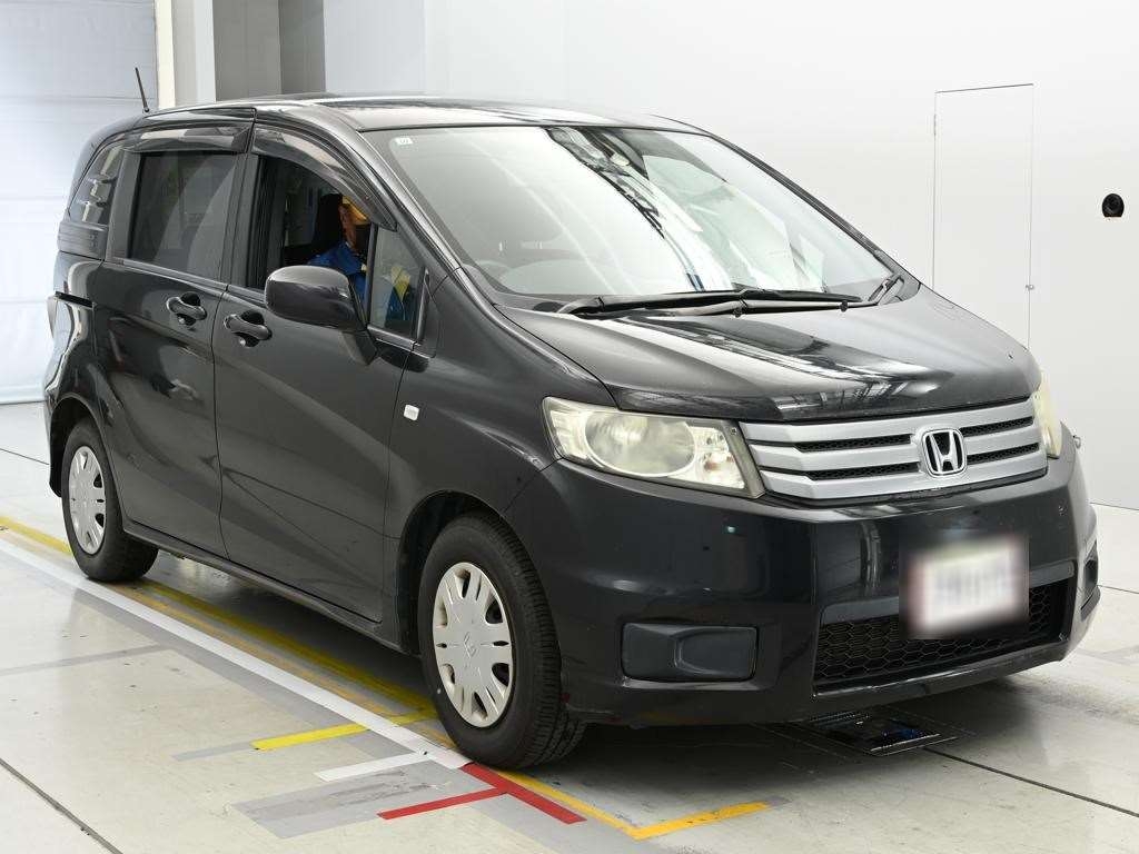 HONDA FREED SPIKE
