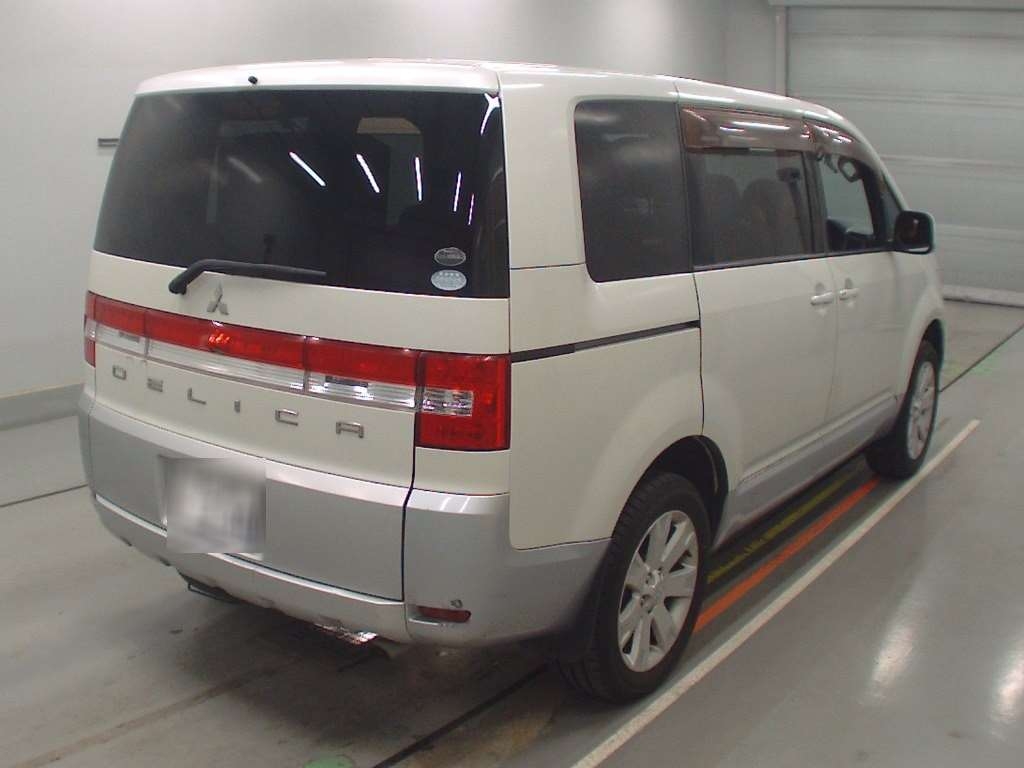 MITSUBISHI DELICA D:5