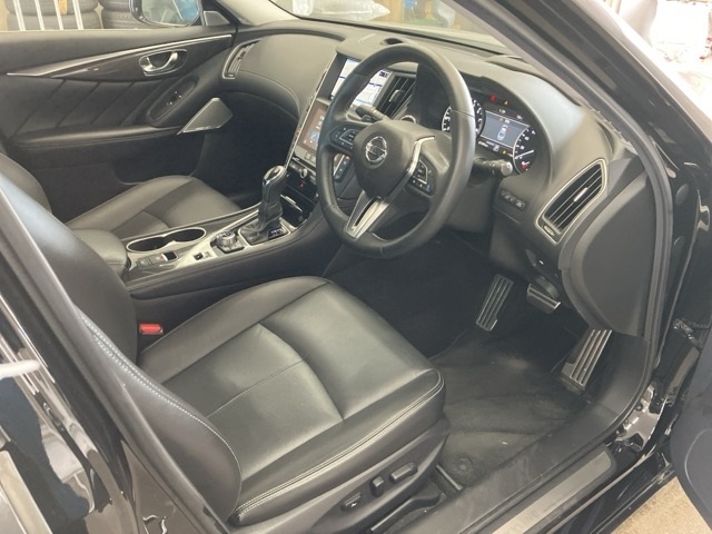 NISSAN SKYLINE