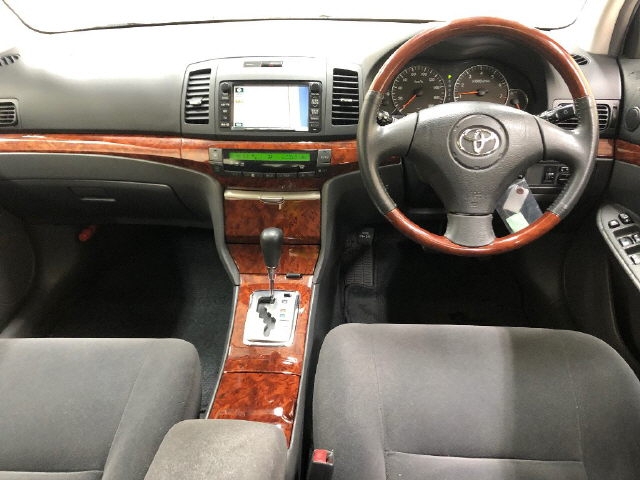 TOYOTA PREMIO