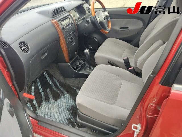 DAIHATSU MIRA AVY