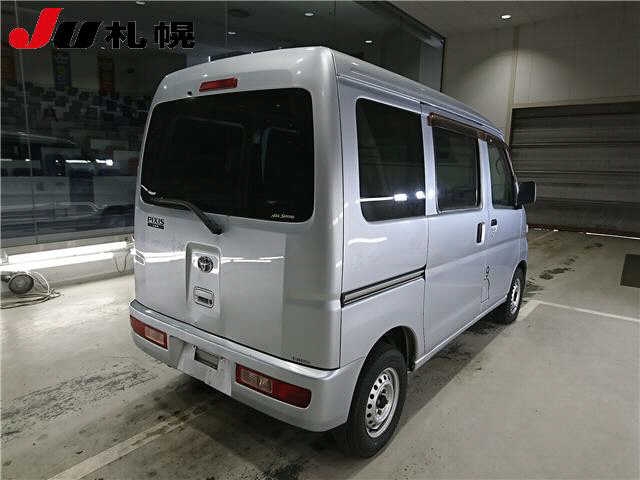 TOYOTA PIXIS VAN