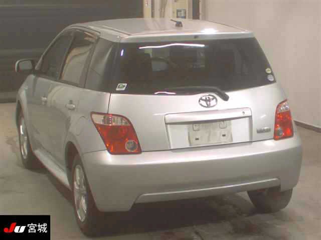 TOYOTA IST