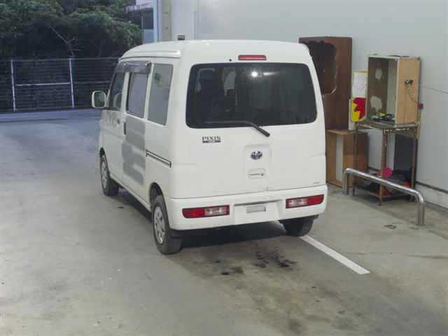 TOYOTA PIXIS VAN