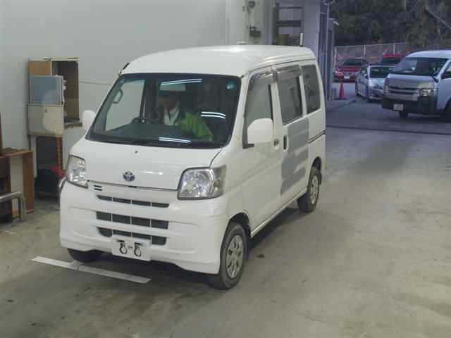 TOYOTA PIXIS VAN
