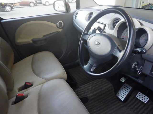 DAIHATSU MOVE LATTE