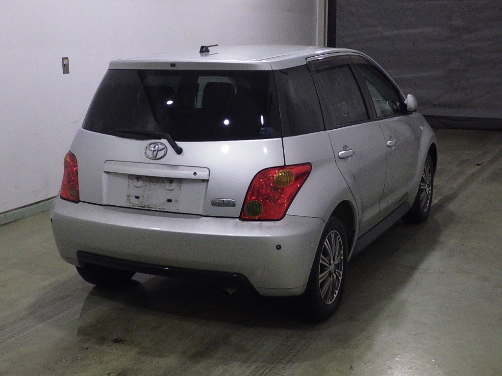 TOYOTA IST