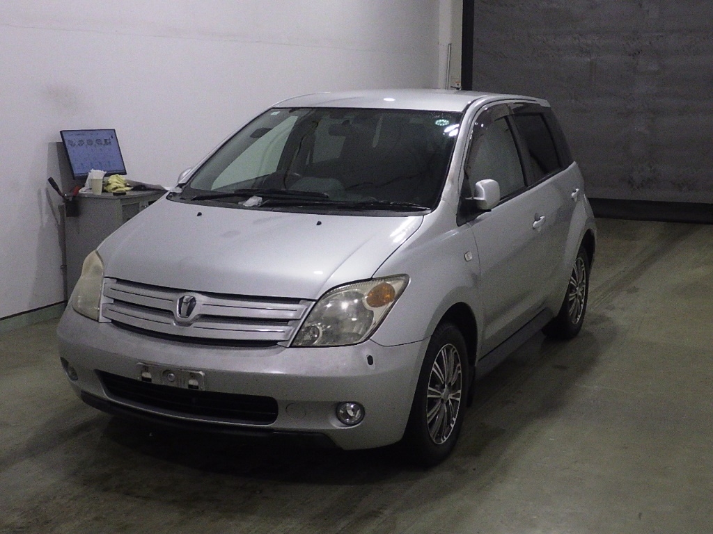 TOYOTA IST