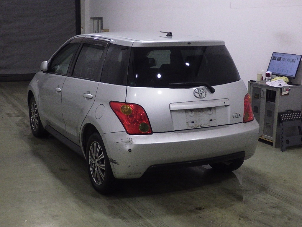 TOYOTA IST