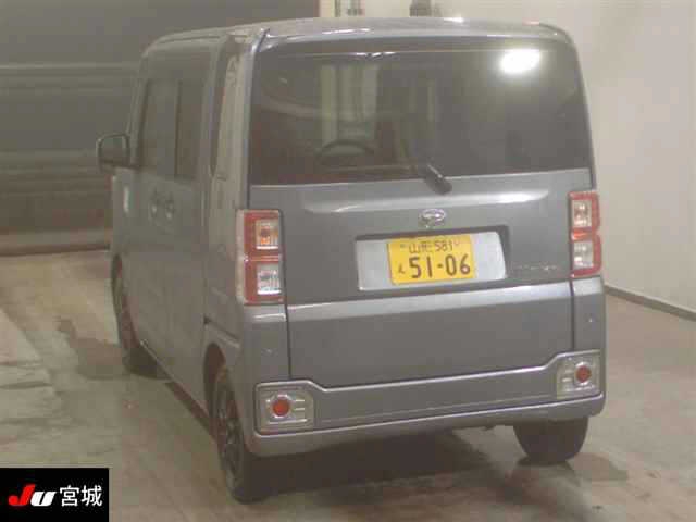 DAIHATSU WAKE