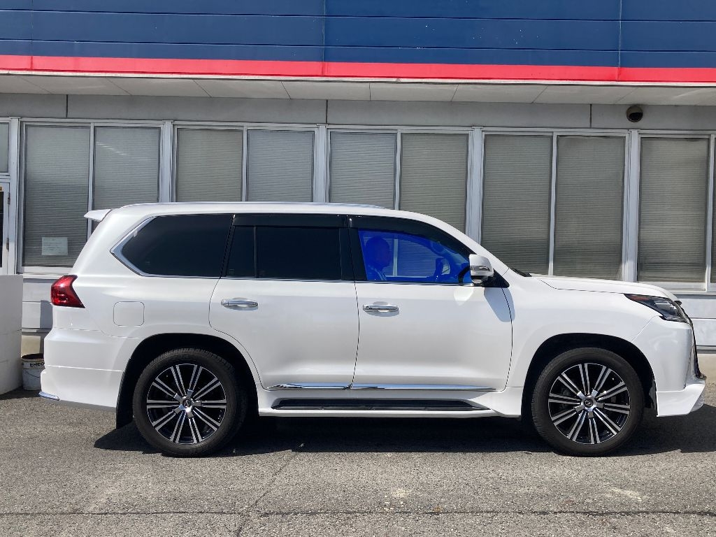 LEXUS LX570