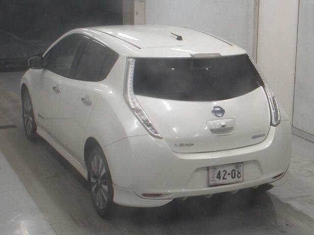 NISSAN LEAF