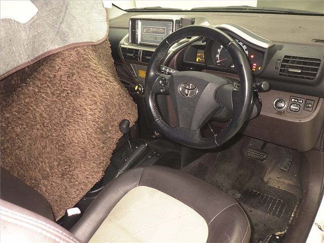 TOYOTA IQ