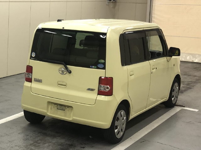TOYOTA PIXIS SPACE