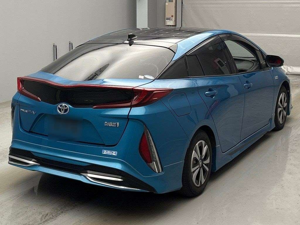 TOYOTA PRIUS PHV