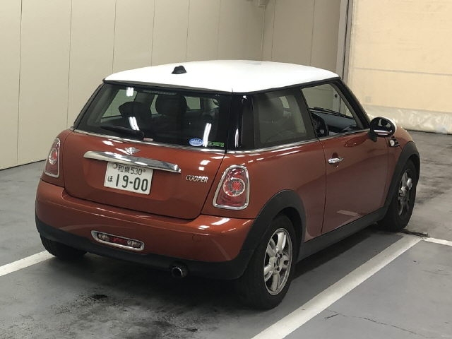 MINI HATCH