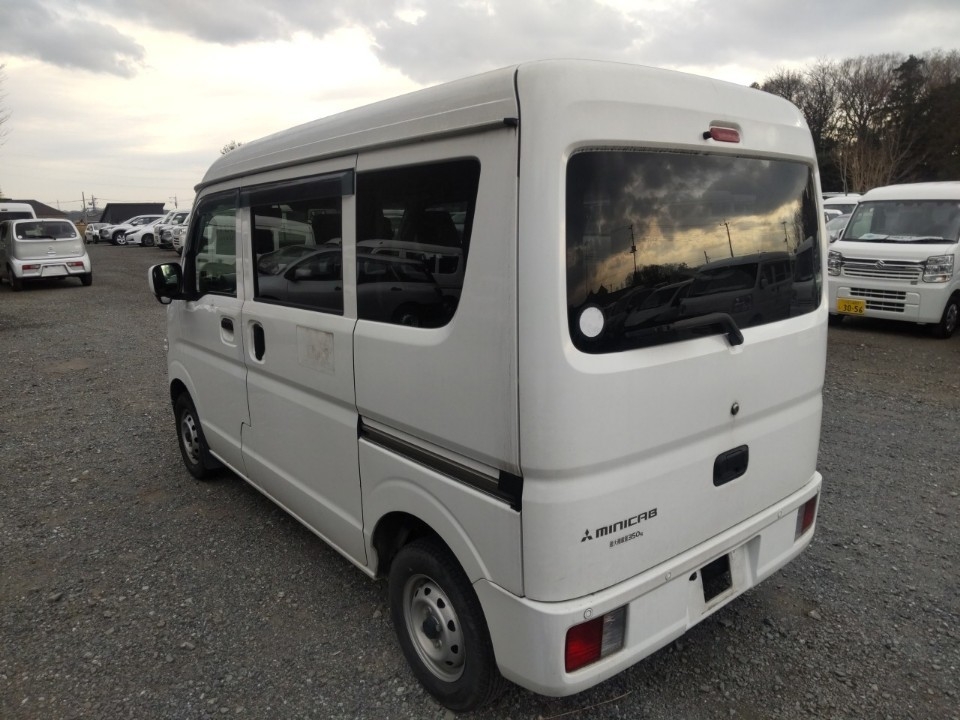 MITSUBISHI MINICAB