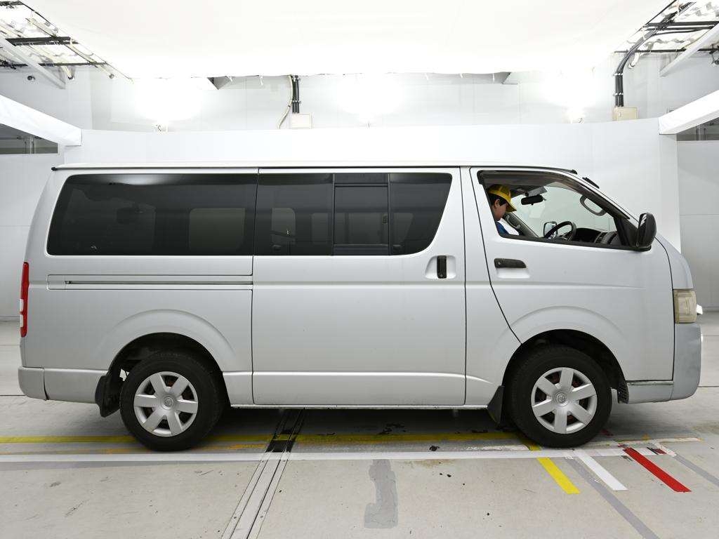 TOYOTA REGIUS ACE