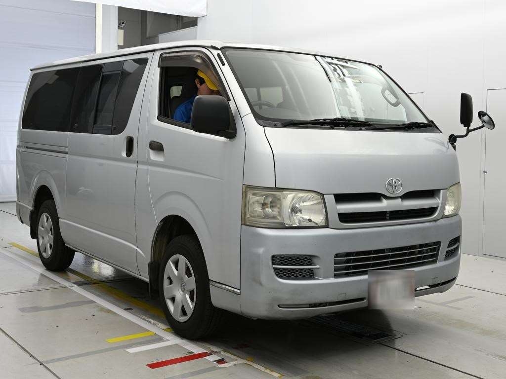 TOYOTA REGIUS ACE