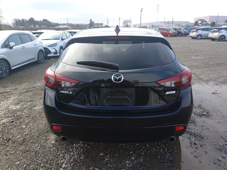 MAZDA AXELA