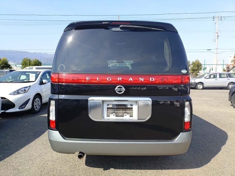 NISSAN ELGRAND