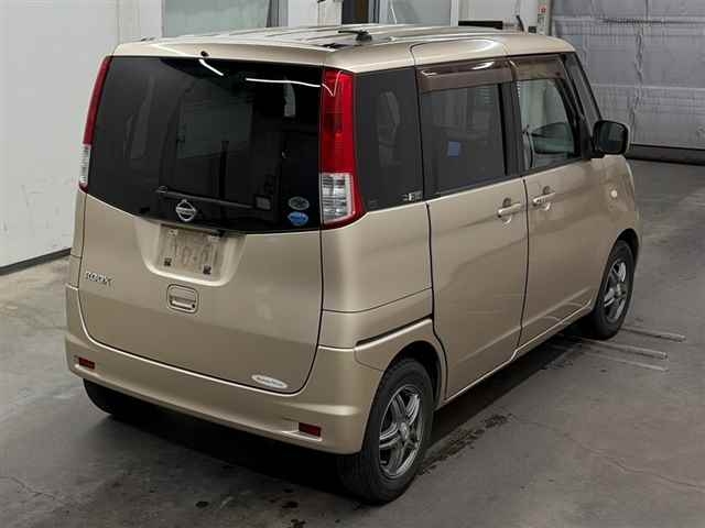 NISSAN ROOX
