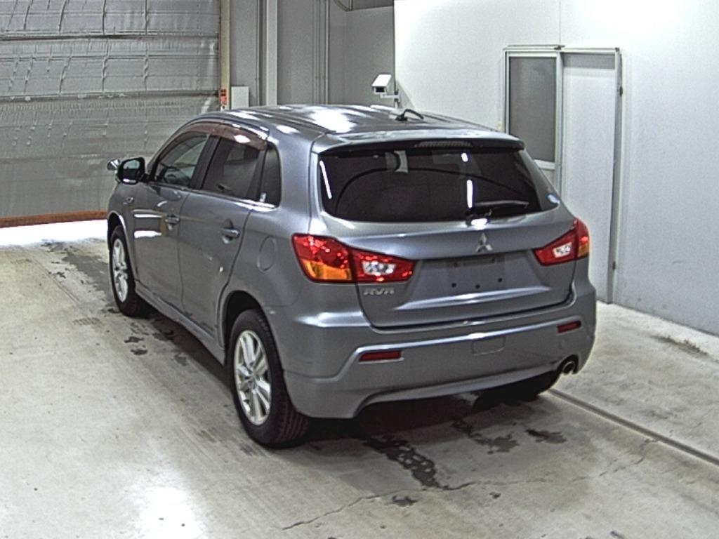 MITSUBISHI RVR