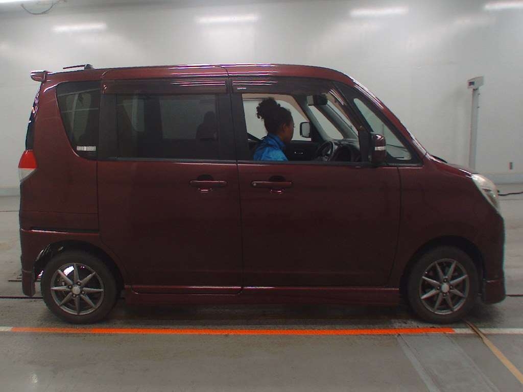 MITSUBISHI DELICA D:2
