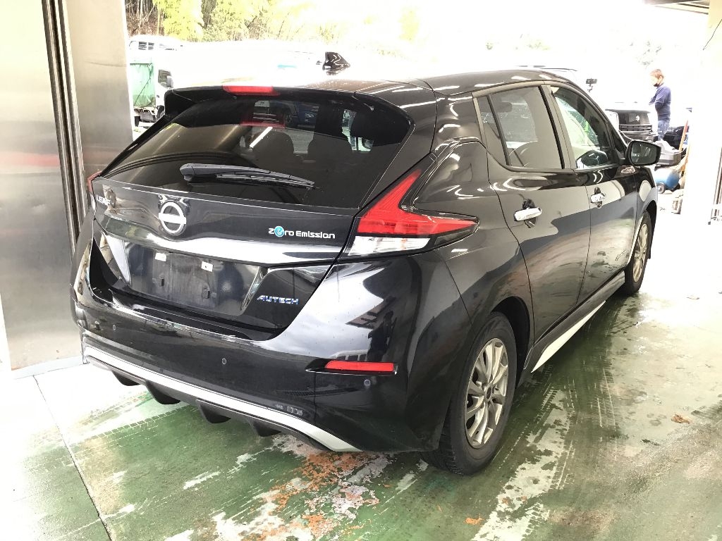 NISSAN LEAF