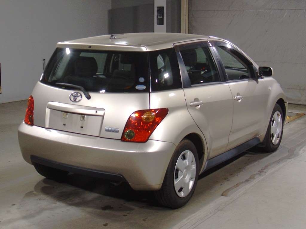 TOYOTA IST