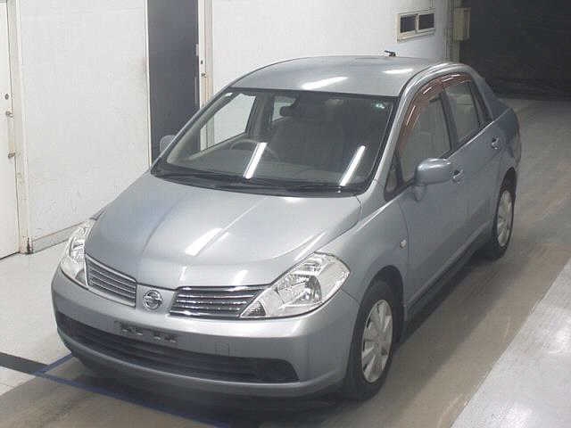 NISSAN TIIDA LATIO